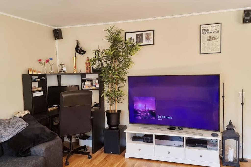 Trevlig Laegenhet Naera Stroemstad Centrum Exterior foto